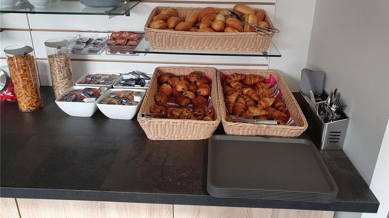 <b>Sure Hotel by Best Western Saint-Raphael Restaurant</b>. Images powered by <a href="https://iceportal.shijigroup.com/" title="IcePortal" target="_blank">IcePortal</a>.