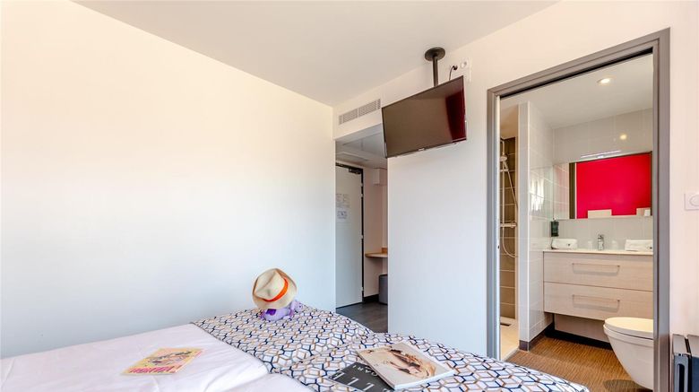 <b>Sure Hotel by Best Western Saint-Raphael Room</b>. Images powered by <a href="https://iceportal.shijigroup.com/" title="IcePortal" target="_blank">IcePortal</a>.