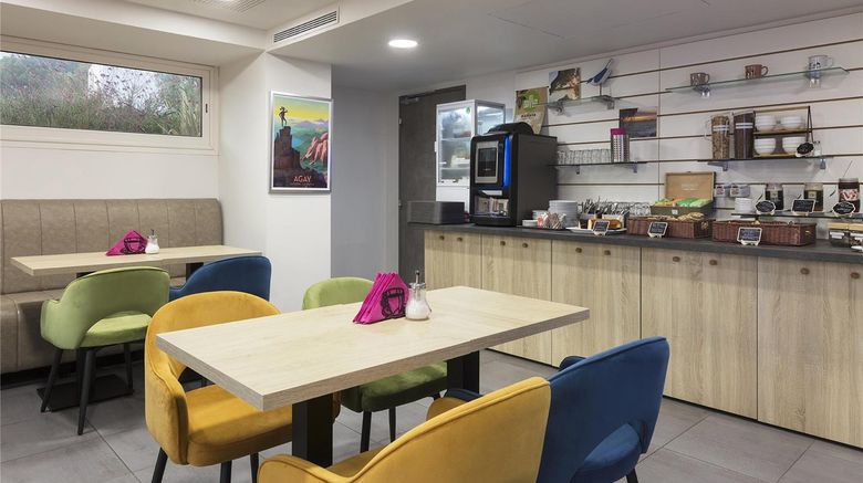 <b>Sure Hotel by Best Western Saint-Raphael Restaurant</b>. Images powered by <a href="https://iceportal.shijigroup.com/" title="IcePortal" target="_blank">IcePortal</a>.