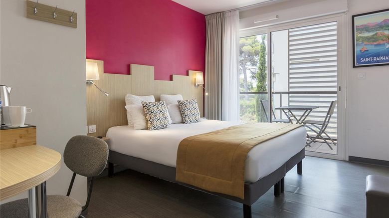 <b>Sure Hotel by Best Western Saint-Raphael Room</b>. Images powered by <a href="https://iceportal.shijigroup.com/" title="IcePortal" target="_blank">IcePortal</a>.