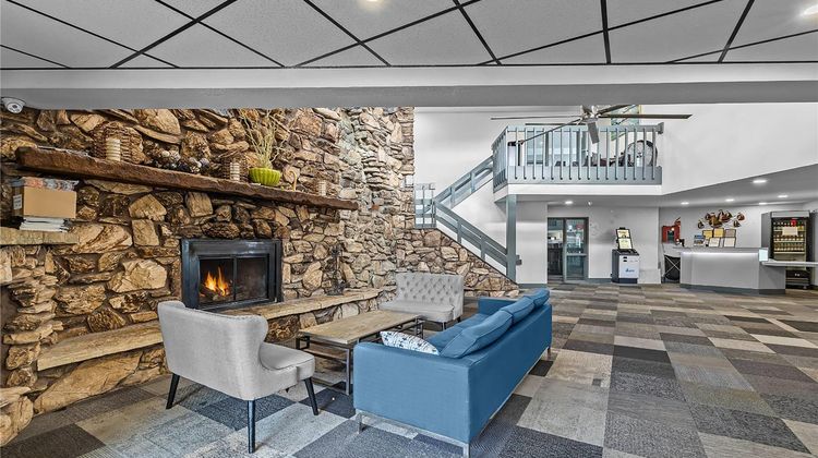Ramada by Wyndham Stevens Point Lobby
