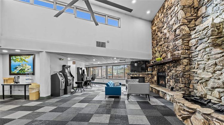 Ramada by Wyndham Stevens Point Lobby