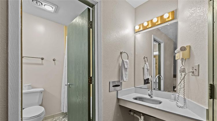 Ramada by Wyndham Stevens Point Room