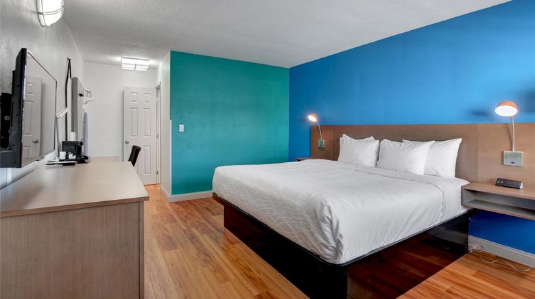 <b>Signature Inn Medford Downtown Room</b>. Images powered by <a href="https://iceportal.shijigroup.com/" title="IcePortal" target="_blank">IcePortal</a>.