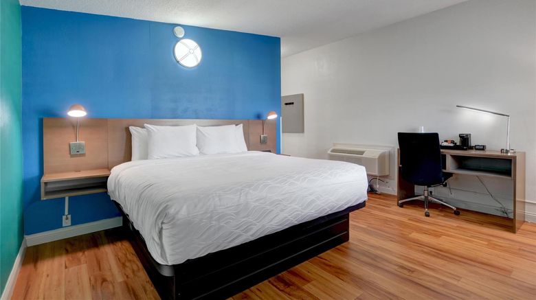 <b>Signature Inn Medford Downtown Room</b>. Images powered by <a href="https://iceportal.shijigroup.com/" title="IcePortal" target="_blank">IcePortal</a>.