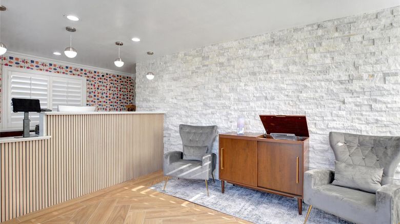 <b>Budget Inn Of America Lobby</b>. Images powered by <a href="https://iceportal.shijigroup.com/" title="IcePortal" target="_blank">IcePortal</a>.