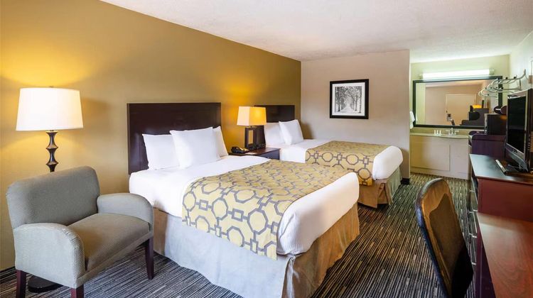 Baymont Inn & Suites Columbus Room