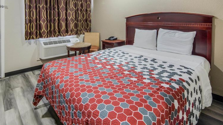 Super 8 by Wyndham Waco North I-35 Room