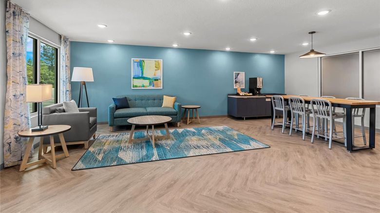 <b>WoodSpring Suites Atlanta Canton Lobby</b>. Images powered by <a href="https://iceportal.shijigroup.com/" title="IcePortal" target="_blank">IcePortal</a>.