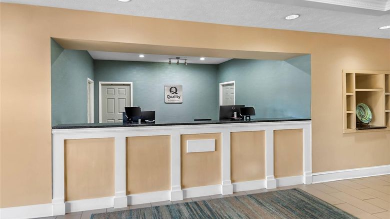 <b>Quality Inn Kilmarnock Lobby</b>. Images powered by <a href="https://iceportal.shijigroup.com/" title="IcePortal" target="_blank">IcePortal</a>.