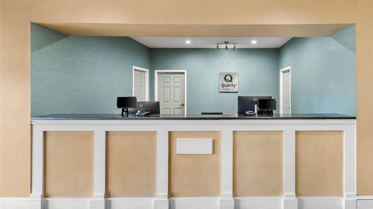 Quality Inn Kilmarnock Lobby