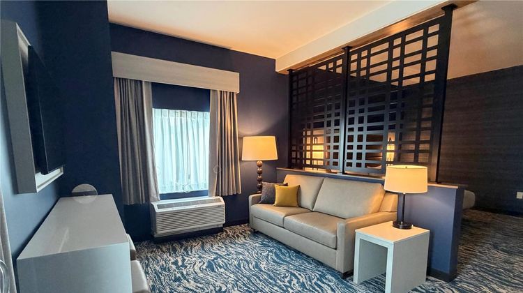 Sugar Creek Inn & Suites Room