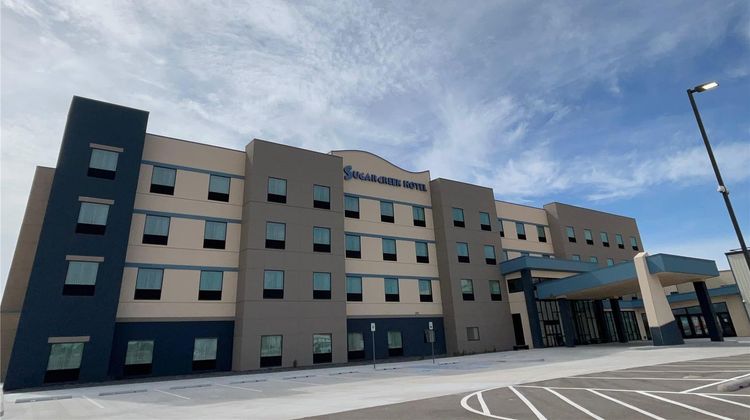 Sugar Creek Inn & Suites Exterior