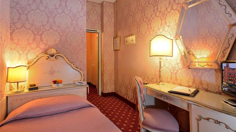 <b>Hotel Rialto Room</b>. Images powered by <a href="https://iceportal.shijigroup.com/" title="IcePortal" target="_blank">IcePortal</a>.