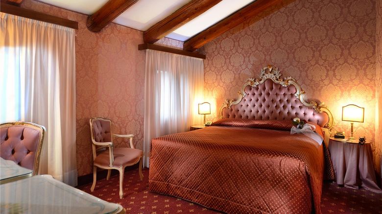 <b>Hotel Rialto Room</b>. Images powered by <a href="https://iceportal.shijigroup.com/" title="IcePortal" target="_blank">IcePortal</a>.