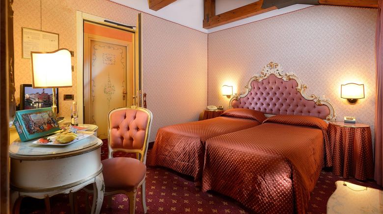 <b>Hotel Rialto Room</b>. Images powered by <a href="https://iceportal.shijigroup.com/" title="IcePortal" target="_blank">IcePortal</a>.