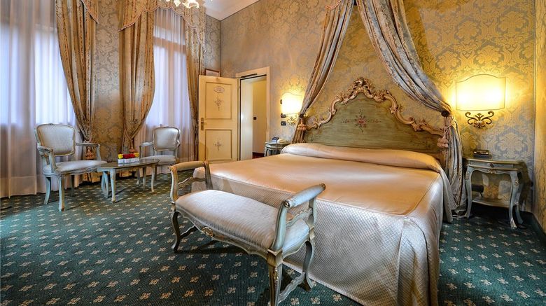 <b>Hotel Rialto Room</b>. Images powered by <a href="https://iceportal.shijigroup.com/" title="IcePortal" target="_blank">IcePortal</a>.
