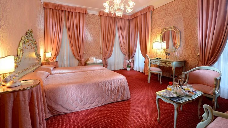 Hotel Rialto Room