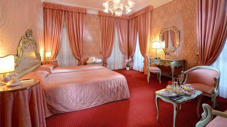 <b>Hotel Rialto Room</b>. Images powered by <a href="https://iceportal.shijigroup.com/" title="IcePortal" target="_blank">IcePortal</a>.