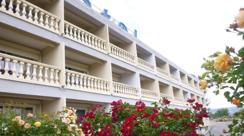 <b>Le Col de l'Ange Hotel Exterior</b>. Images powered by <a href="https://iceportal.shijigroup.com/" title="IcePortal" target="_blank">IcePortal</a>.