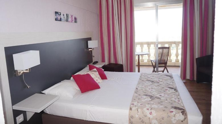 <b>Le Col de l'Ange Hotel Room</b>. Images powered by <a href="https://iceportal.shijigroup.com/" title="IcePortal" target="_blank">IcePortal</a>.