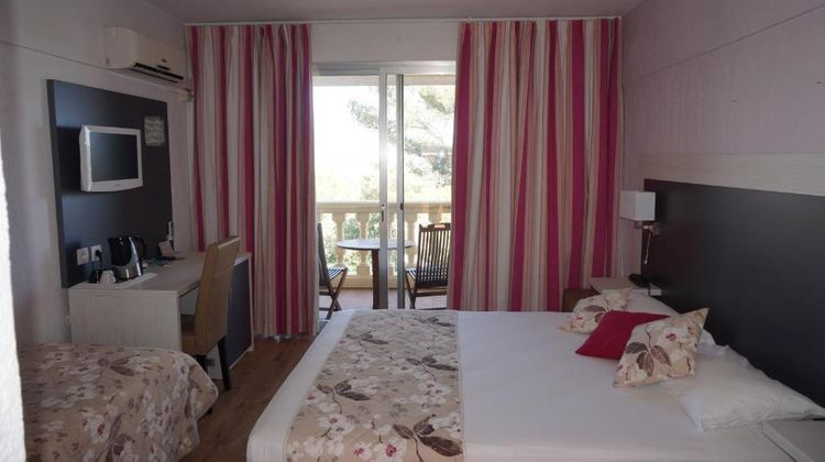 Le Col de l'Ange Hotel Room