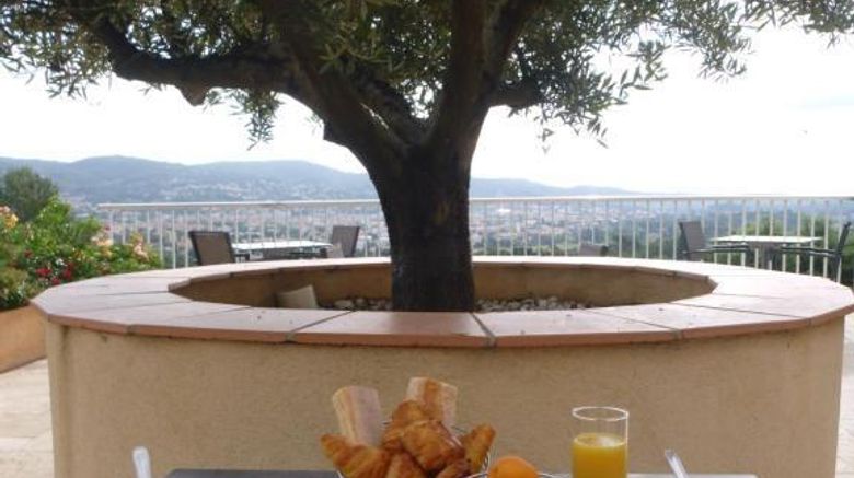 <b>Le Col de l'Ange Hotel Recreation</b>. Images powered by <a href="https://iceportal.shijigroup.com/" title="IcePortal" target="_blank">IcePortal</a>.