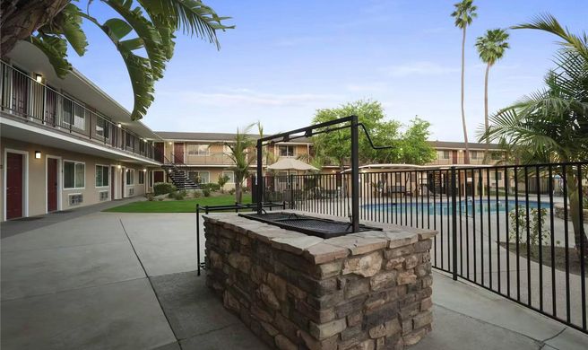 Quality Inn & Suites Santa Maria Exterior