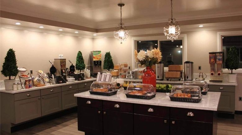 <b>Quality Inn & Suites Santa Maria Restaurant</b>. Images powered by <a href="https://iceportal.shijigroup.com/" title="IcePortal" target="_blank">IcePortal</a>.