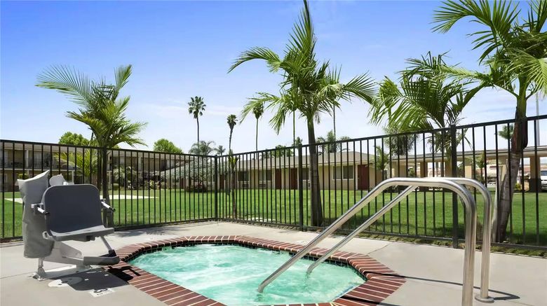 <b>Quality Inn & Suites Santa Maria Pool</b>. Images powered by <a href="https://iceportal.shijigroup.com/" title="IcePortal" target="_blank">IcePortal</a>.