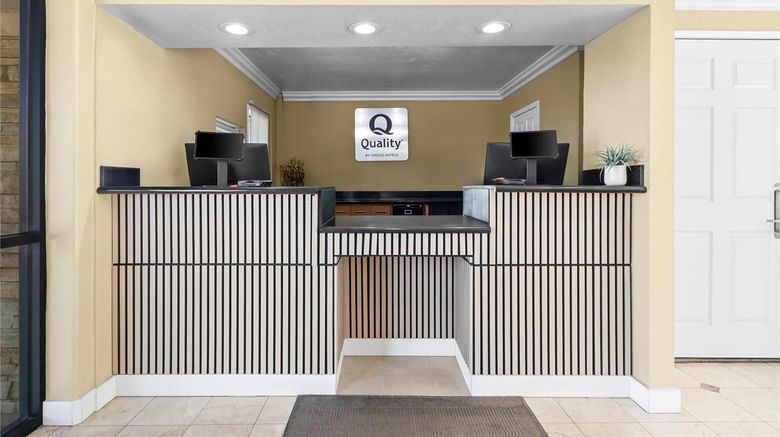 <b>Quality Inn & Suites Santa Maria Lobby</b>. Images powered by <a href="https://iceportal.shijigroup.com/" title="IcePortal" target="_blank">IcePortal</a>.