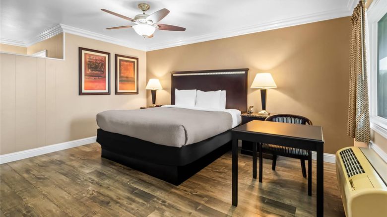 <b>Quality Inn & Suites Santa Maria Room</b>. Images powered by <a href="https://iceportal.shijigroup.com/" title="IcePortal" target="_blank">IcePortal</a>.