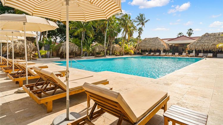Livingstone Jan Thiel Resort Pool