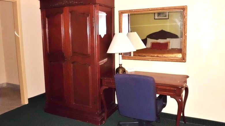 <b>America's Best Inn Lakeland Room</b>. Images powered by <a href="https://iceportal.shijigroup.com/" title="IcePortal" target="_blank">IcePortal</a>.