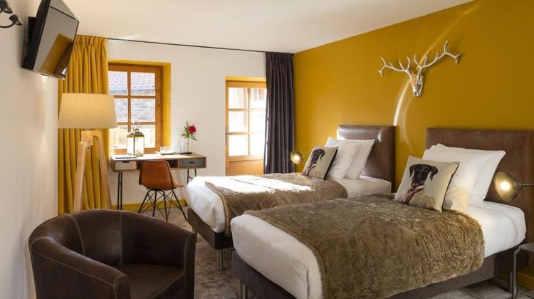 Le Savigny Logis Hotel Room
