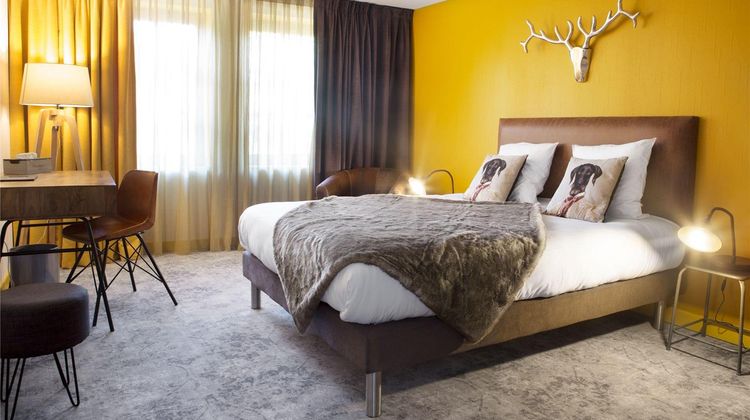 Le Savigny Logis Hotel Room