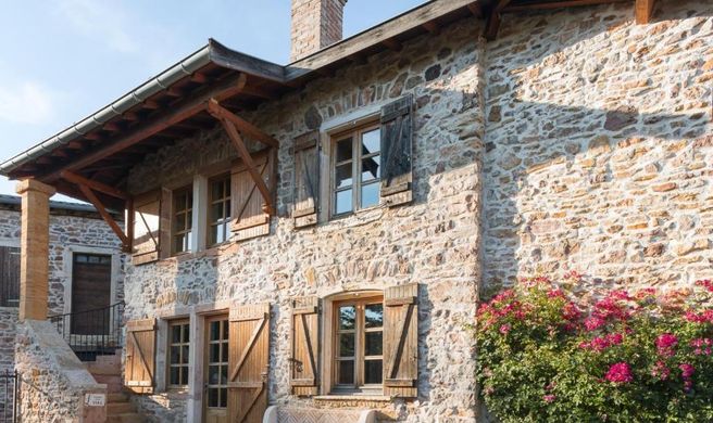 Le Savigny Logis Hotel Exterior