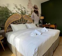 Glam's Hotel Room