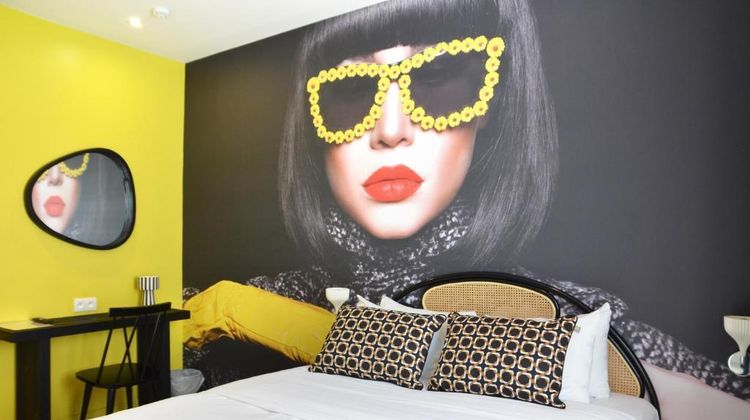 Glam's Hotel Room