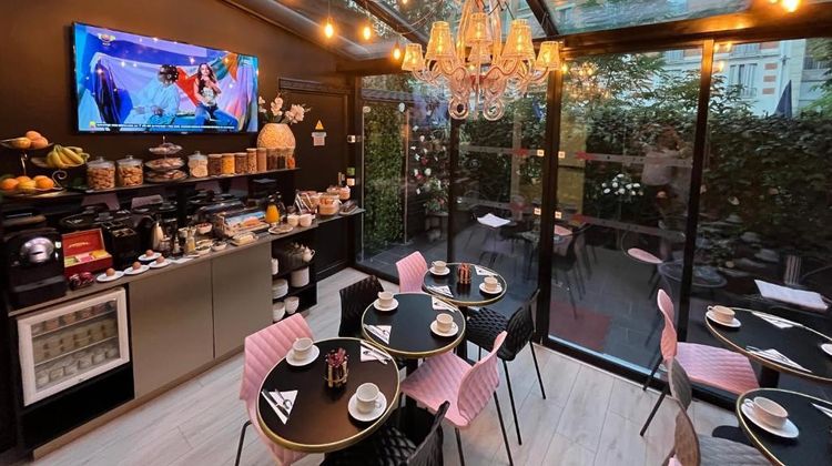 Glam's Hotel Restaurant