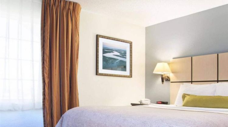 MainStay Suites Detroit Southfield Room