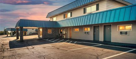 Days Inn by Wyndham Moosic Exterior