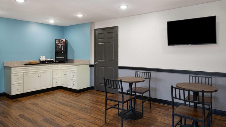 Days Inn by Wyndham Moosic Restaurant