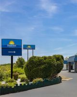 Days Inn by Wyndham Moosic