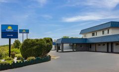 Days Inn by Wyndham Moosic