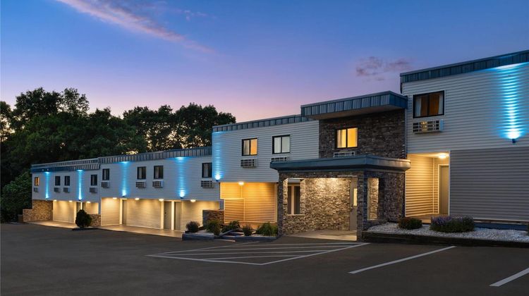 Days Inn by Wyndham Moosic Exterior