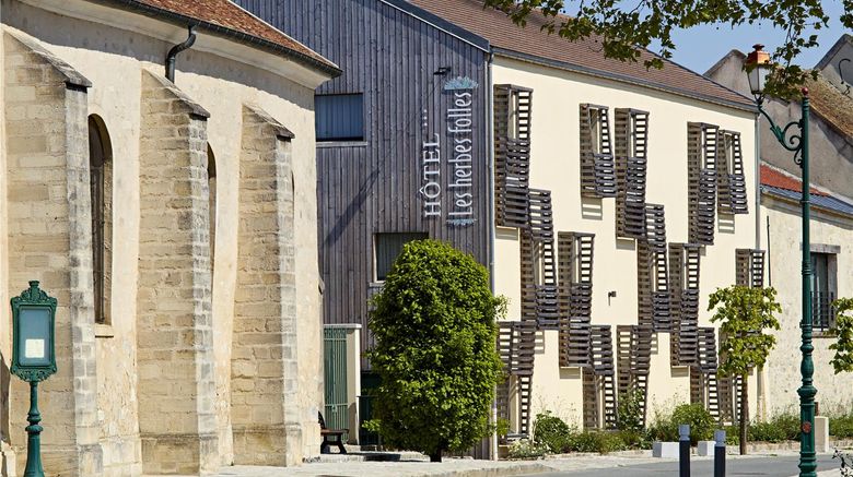 <b>Les Herbes Folles Exterior</b>. Images powered by <a href="https://iceportal.shijigroup.com/" title="IcePortal" target="_blank">IcePortal</a>.