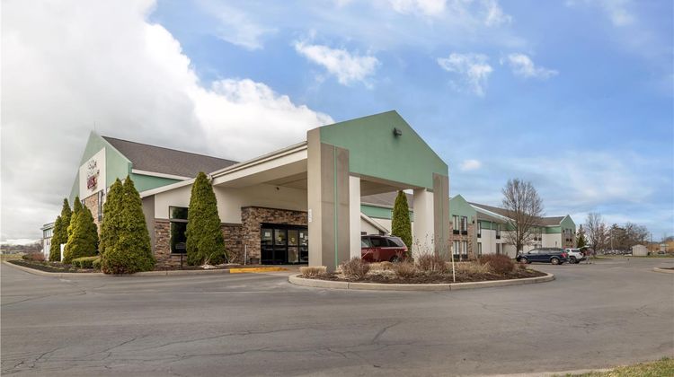 Syracuse Grand Exterior