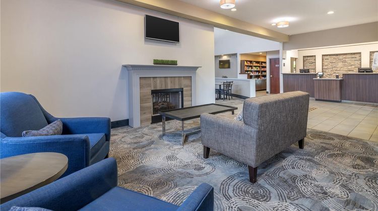 Syracuse Grand Lobby