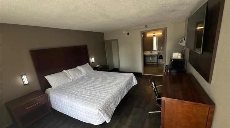 SureStay by Best Western Atlanta North Room